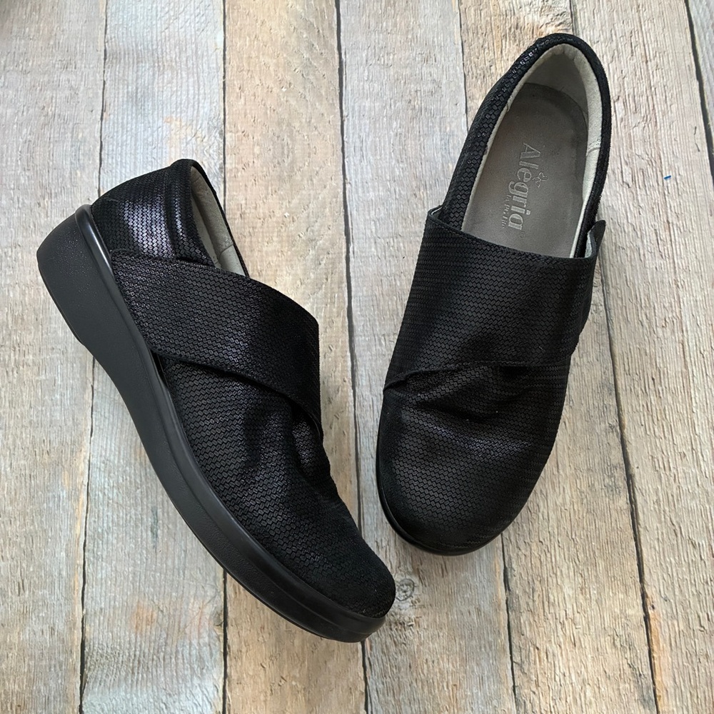 Alegria Lauryn Black Leather Shimmer Slip-On Shoes w/Cross Strap size 40
